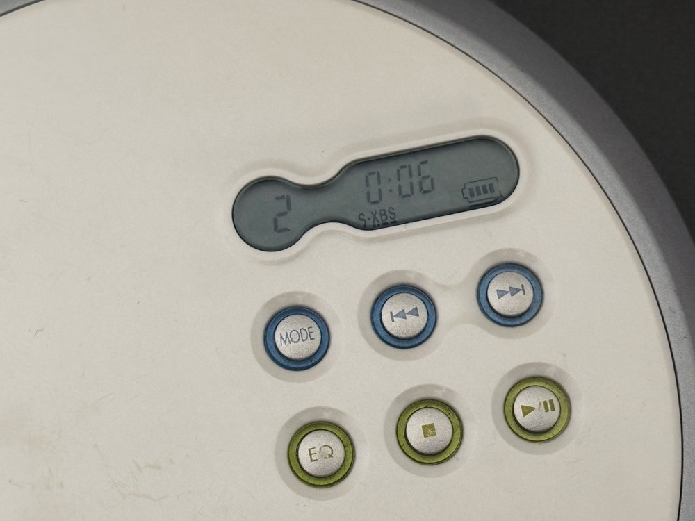 Panasonic SL-CT590 Personal CD Player, Silver. Pocket Player