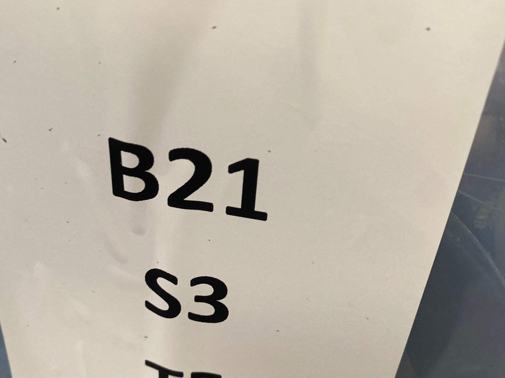 BMW M4 warning triangle breakdown F82 2017