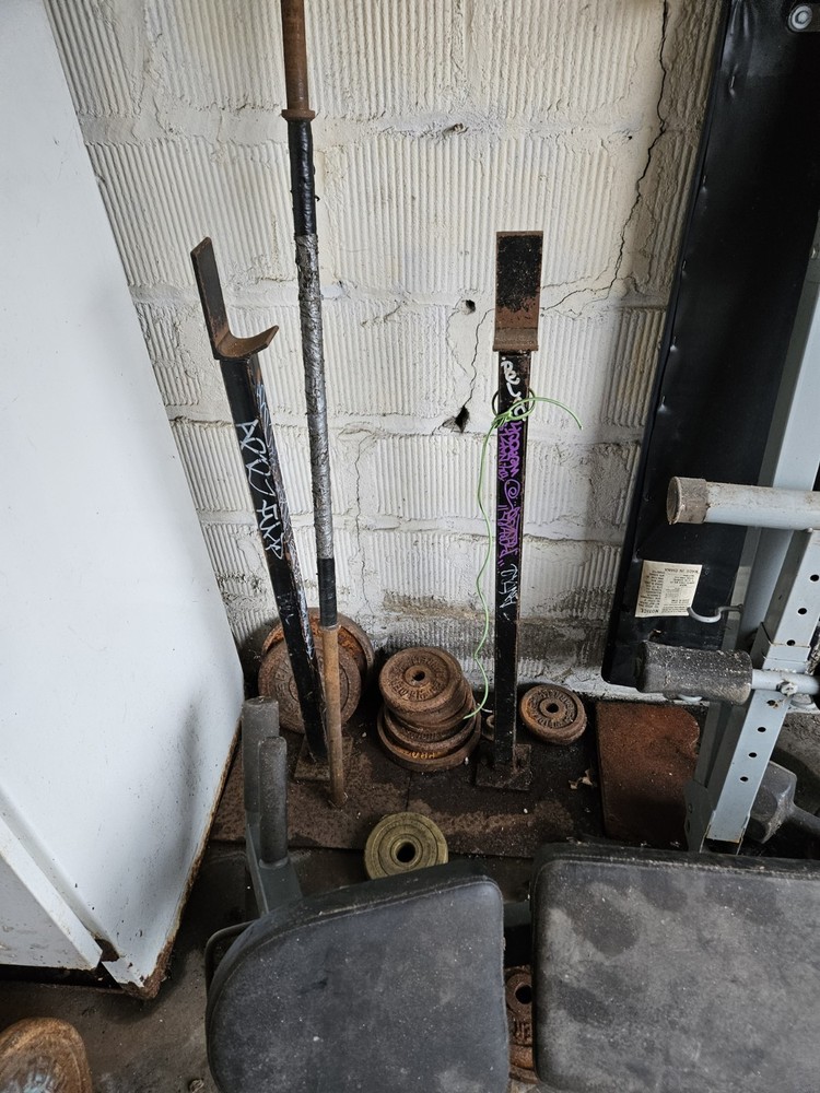 READ DESCRIPTION Weight Set Lot Assorted Weights Bars And Benches