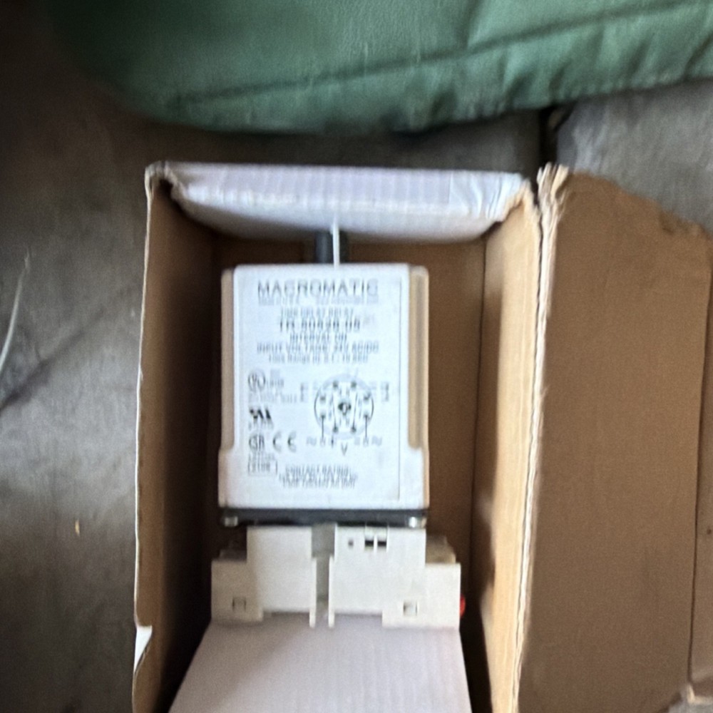Macromatic Time Delay Relay TR-50528-05 24V AC/DC 10A Timer 8-Pin