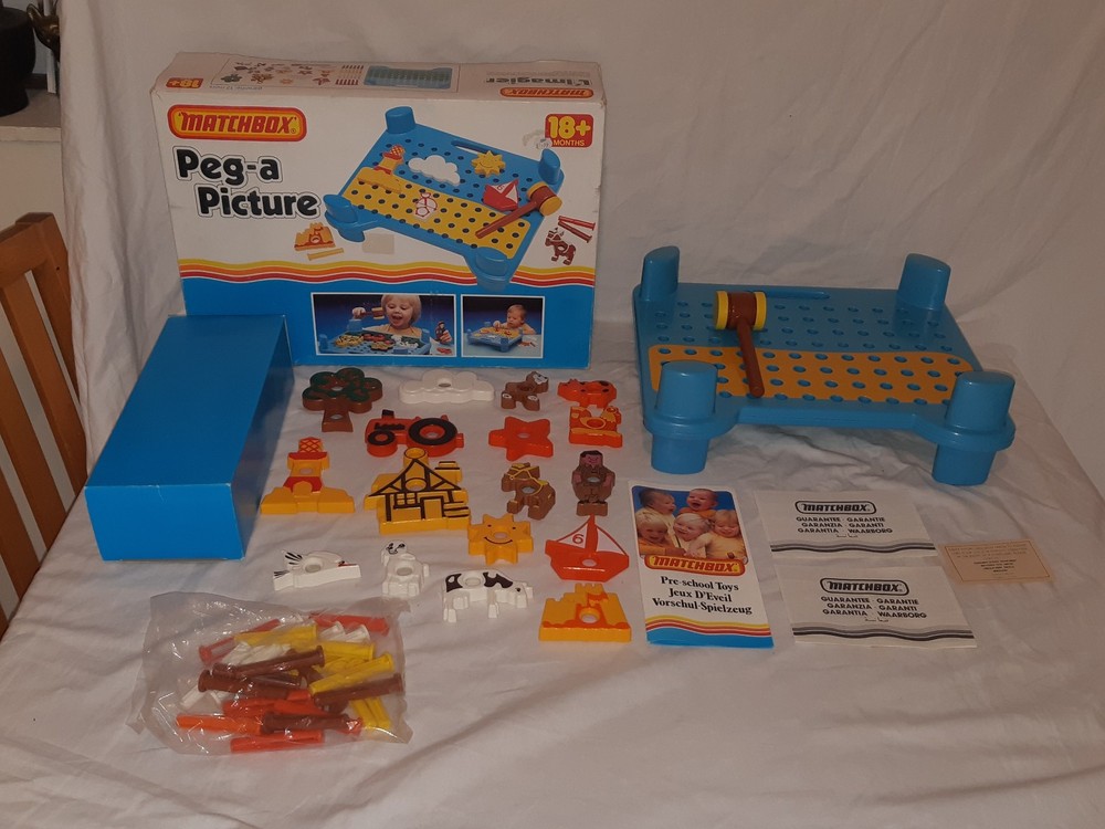 Retro Matchbox Peg-a-Picture boxed 1983