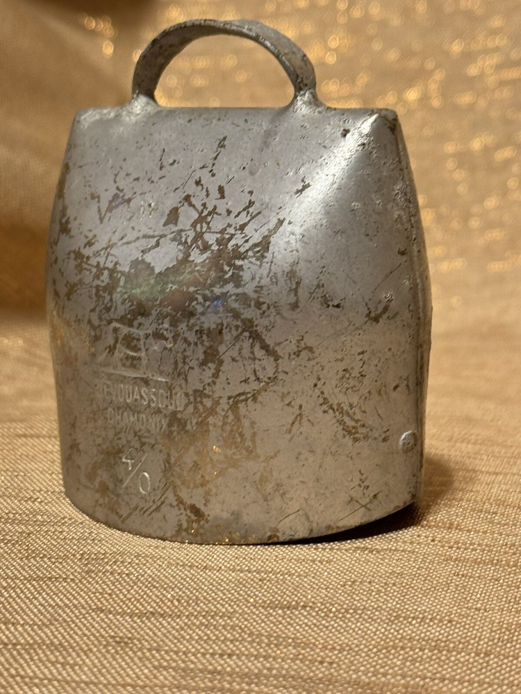 Vintage Devouassouo Chamonix 4/0 Bell