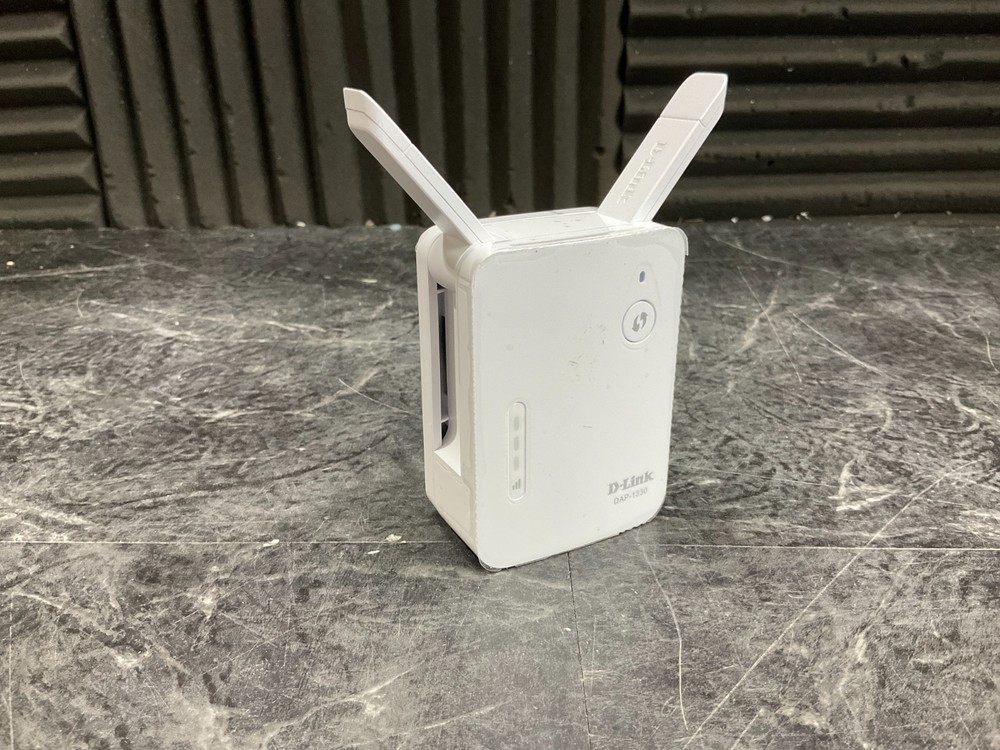 DLink N300 Wi-Fi Range Extender DAP-1330 ❤️️✅❤️️✅ NEW!!! OPEN BOX!!! ❤️️✅❤️️✅