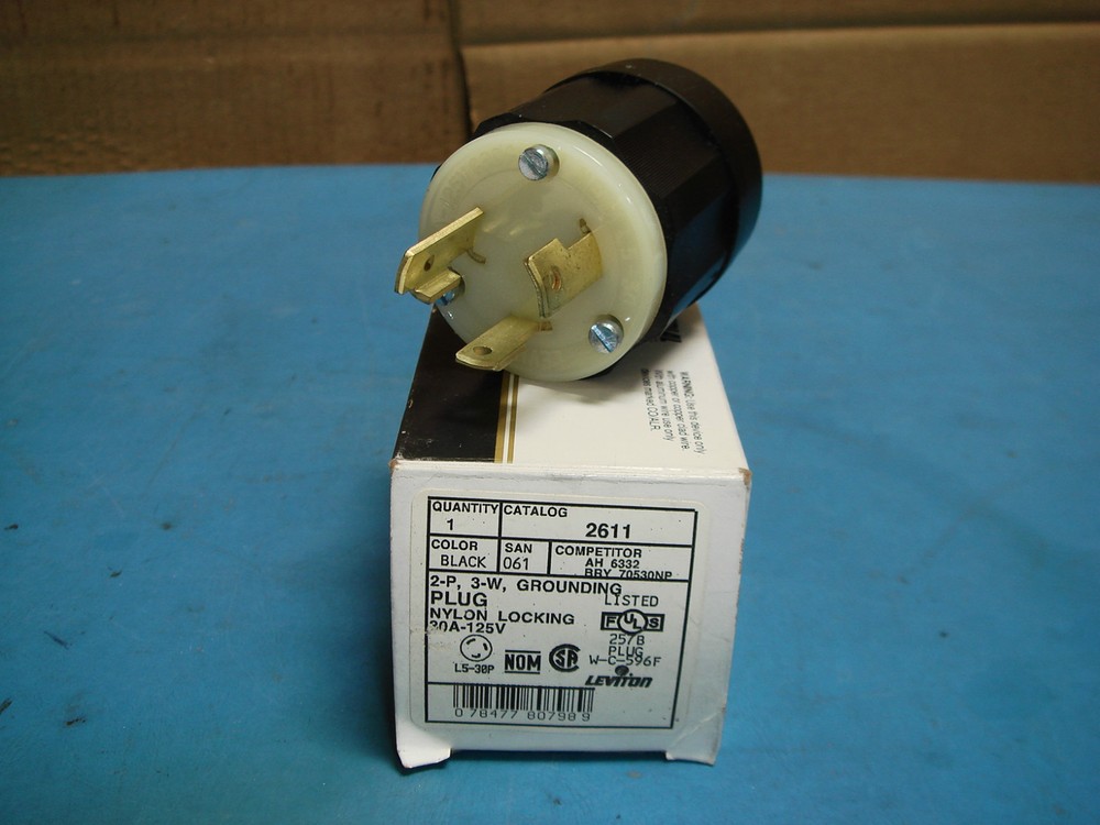 NEW OPEN BOX Leviton 2611 Grounding Plug Nylon Locking