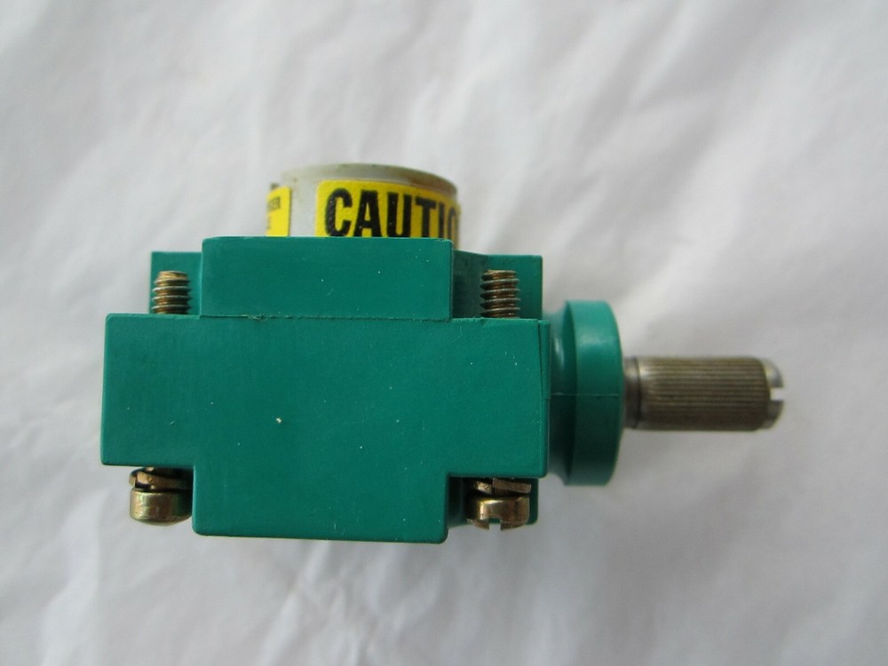 ALLEN BRADLEY 802M-AX PREWIRED LIMIT SWITCH LEVER TYPE