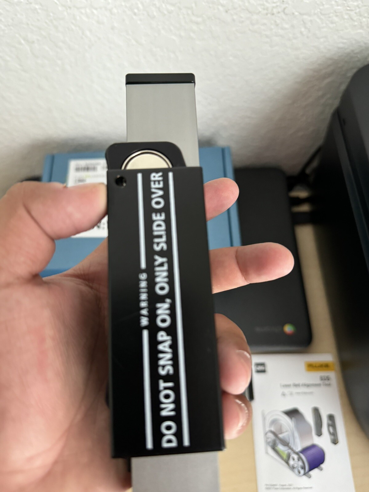 FLUKE 835 LASER BELT ALIGNMENT TOOL W / CASE NEW FACTORY SEALED / FREE SHIPPING