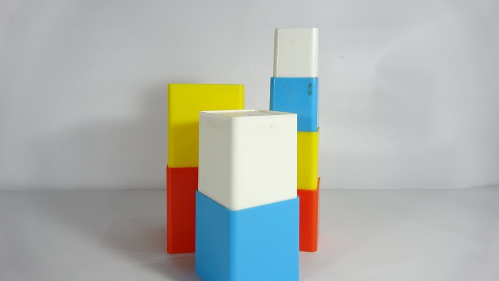 Made In Italy Colored Plastic Stacking Kids Learning Cubes - 8