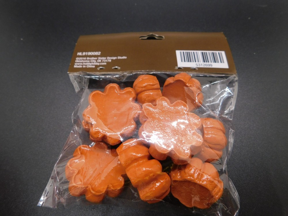 Fall crafts Mini Pumpkins 10 pieces .55-1.10in