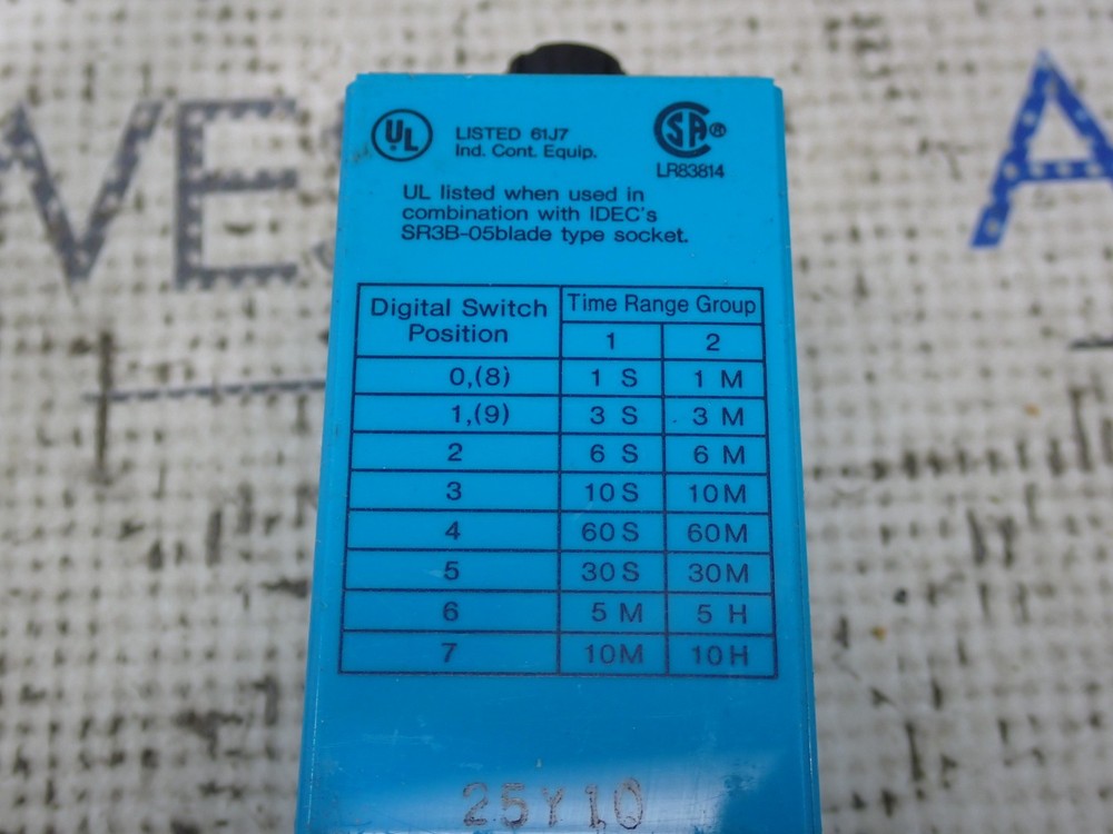IDEC RTE-B12 Electronic Timer 120 VAC 11 Pin