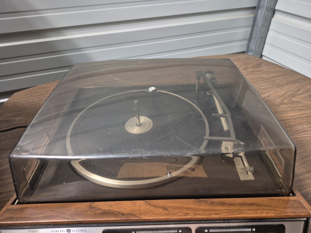 GE Am/fm Portable Phonograph Record Player Read