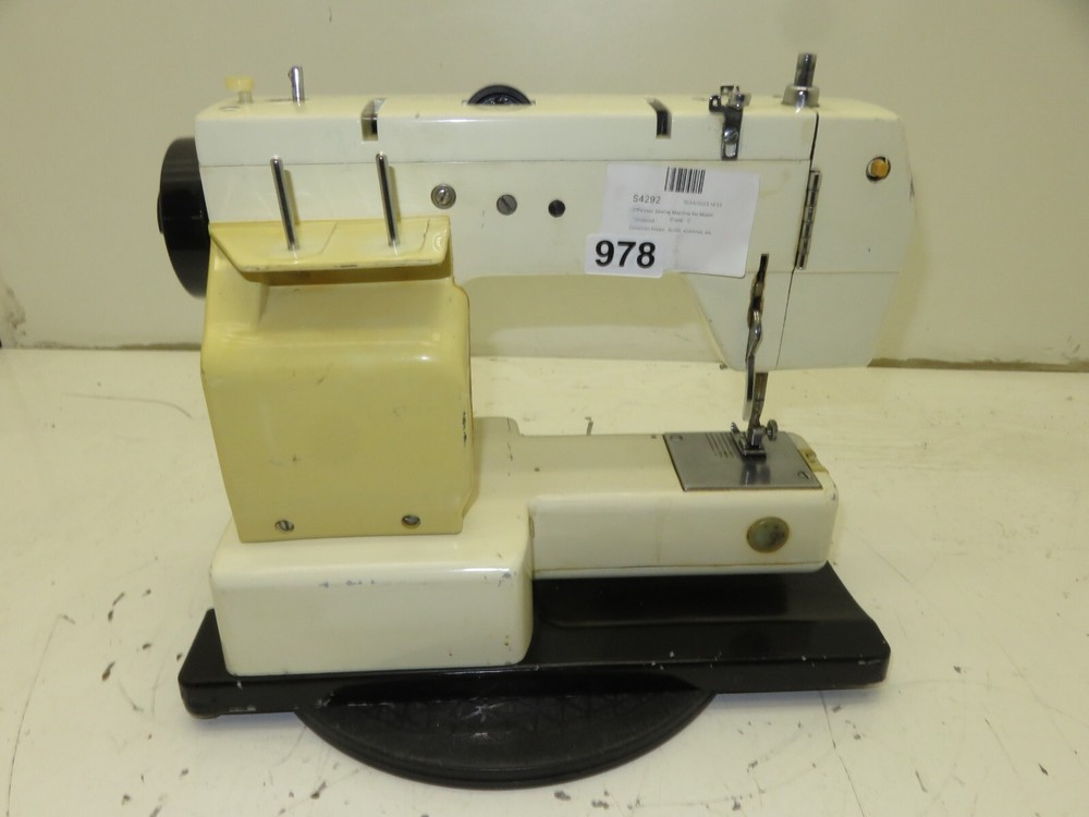 JCPenny 6940 Sewing Machine - Untested As-is