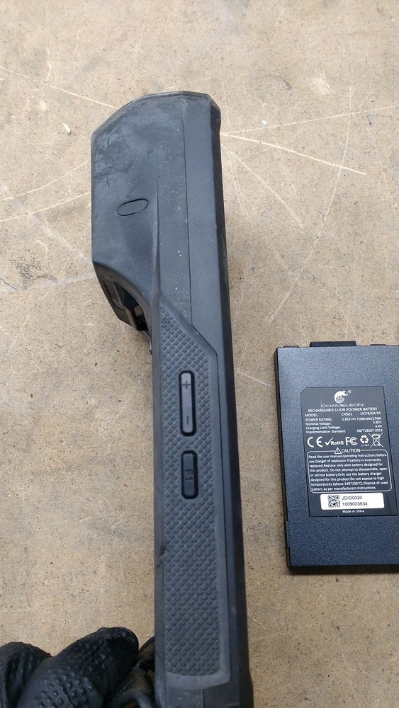 Chameleon 5R Rugged Biometric Handheld Device – Powers On