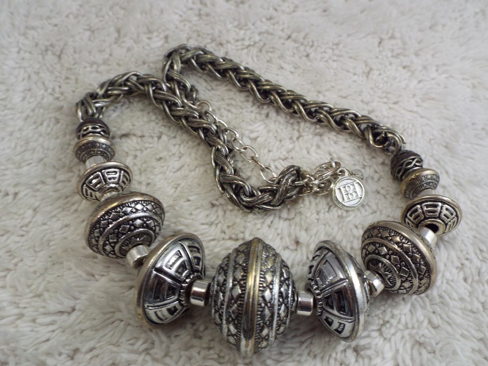 Silvertone Chunky Bead Necklace (D15)