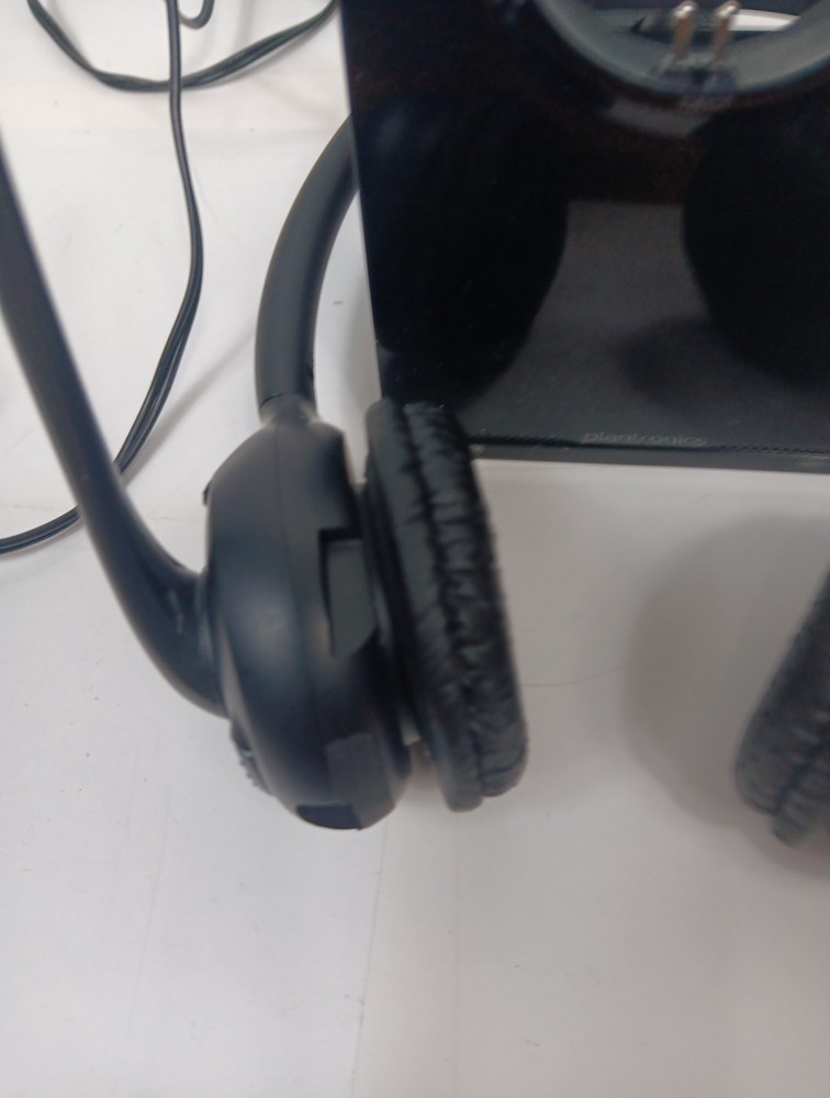 Plantronics C052 Wireless Headset + Dock - Tested Working, Green Lights, Office