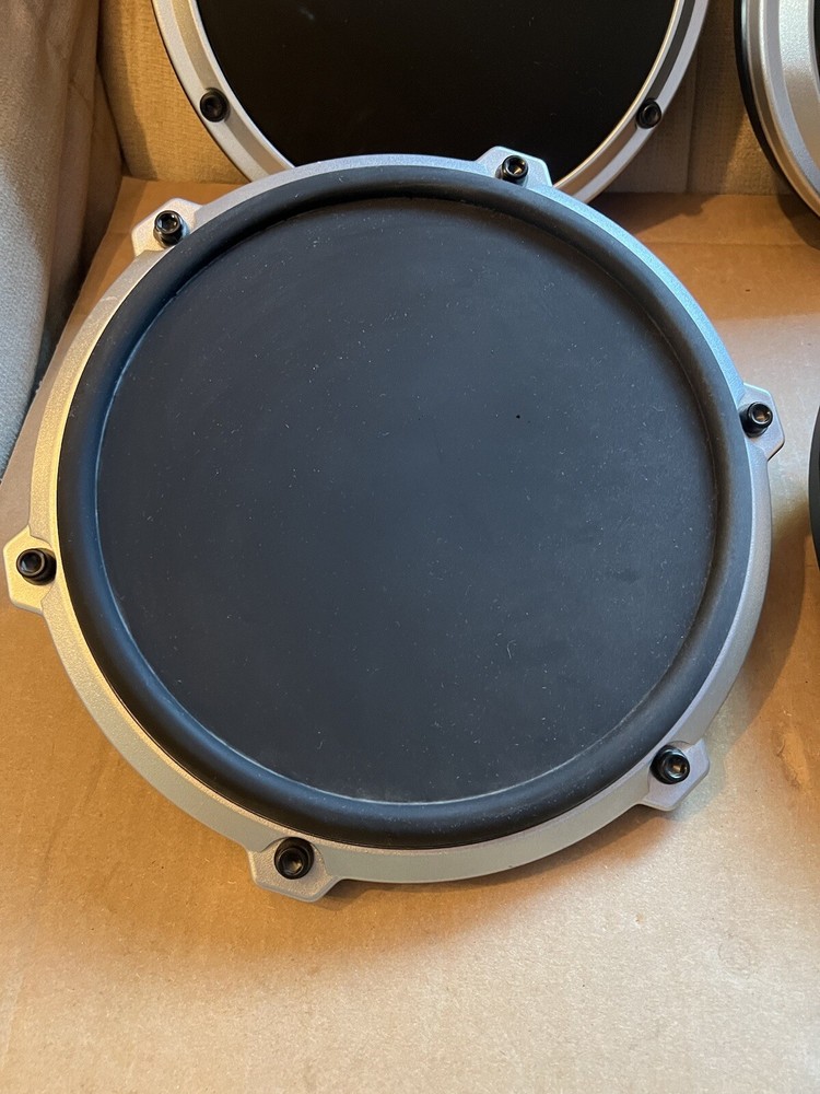 4 BEHRINGER DRUM PAD XD80USB