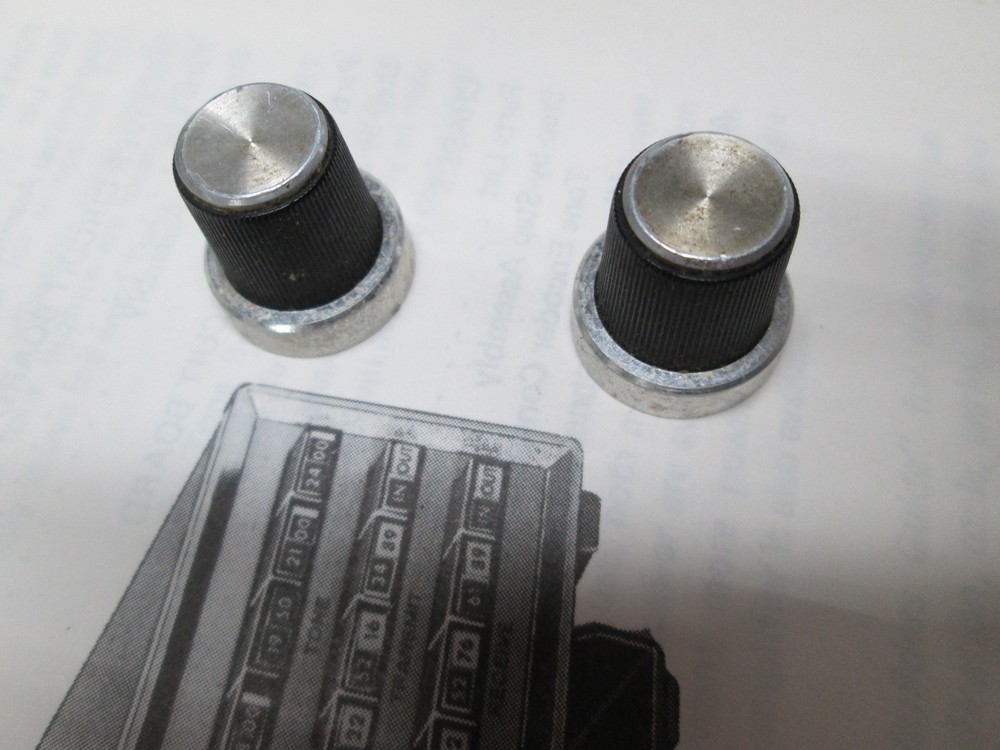 Heathkit HW-202 -VOLUME and SQUELCH KNOBS- Part# 462-2914 Ham Equipment