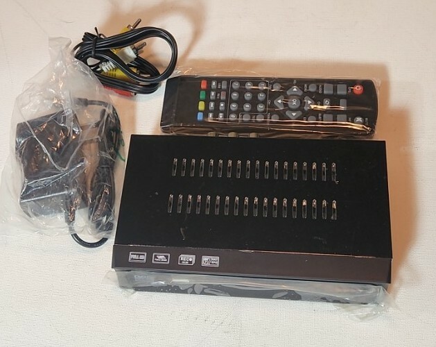 Dvb S2 Digital s2 Set tip box HD w/ multimedia player Open Box