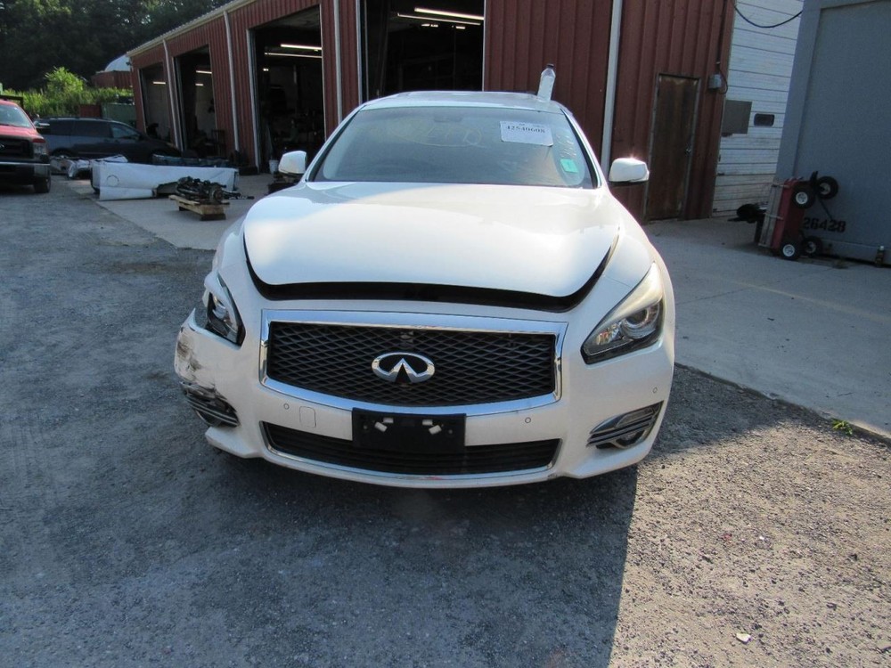 Q70 2017 Glove Box 1066848