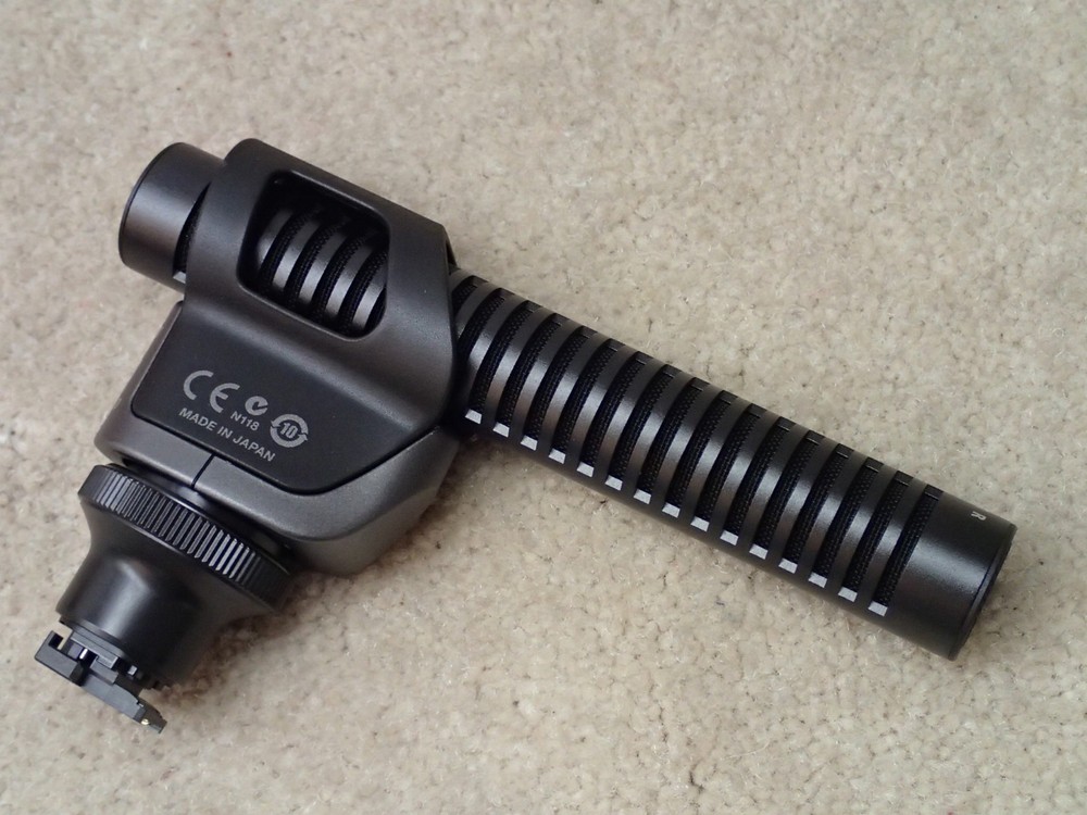 Canon DM-100 Directional Stereo Microphone with Windscreen Nice in Box