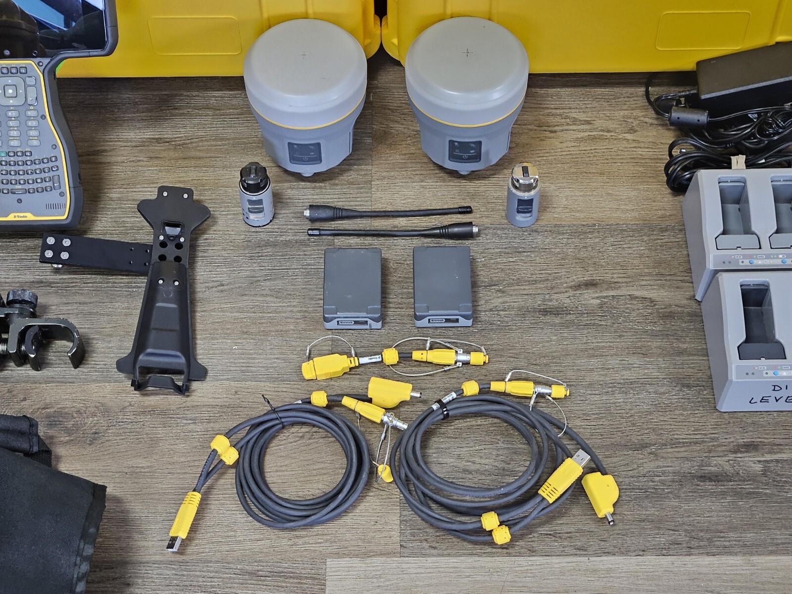 Trimble R10 Dual GPS GNSS Beidou Galileo RTK Base & Rover Setup w/ TSC7 Access