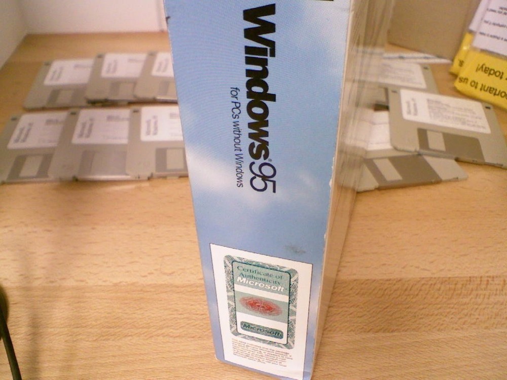 Full Version Microsoft Windows 95 OS 3.5" Floppy MS-DOS PCs 1995 USA HTF