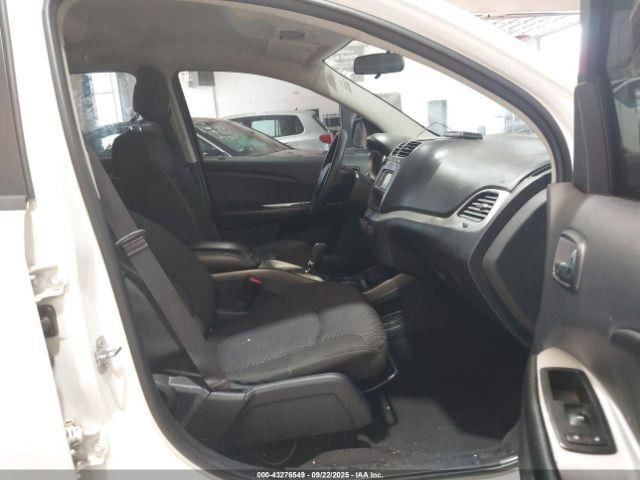 JOURNEY 2014 Glove Box 4907547