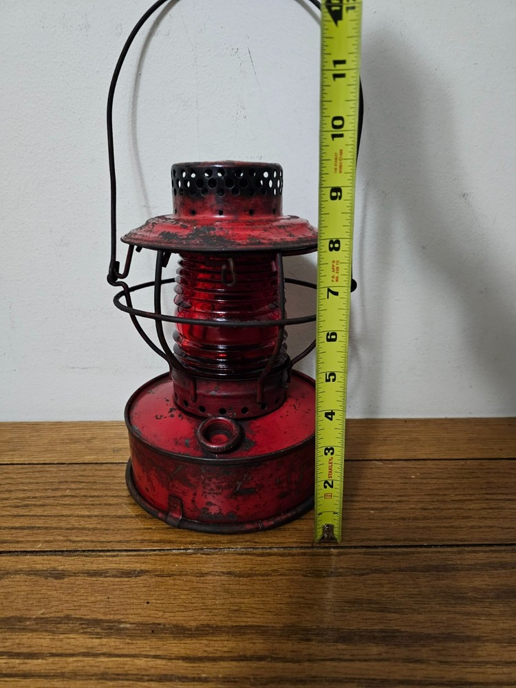 VINTAGE HANDLAN ST LUIS RAILROAD LANTERN