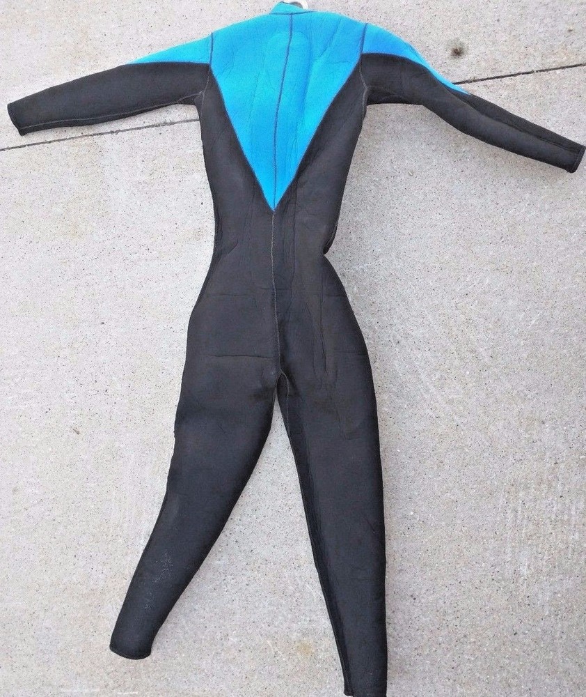 QUICK SILVER WET SUIT  SIZE X SMALL