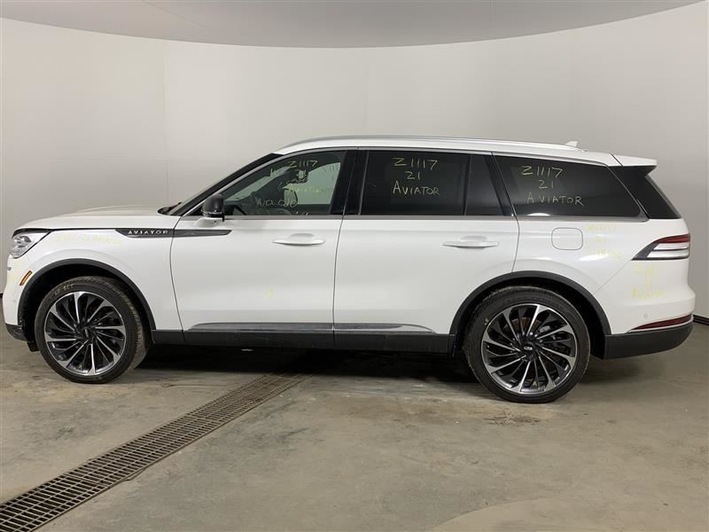 Camera/Projector Camera Windshield Mounted Fits 20-24 AVIATOR 2373236