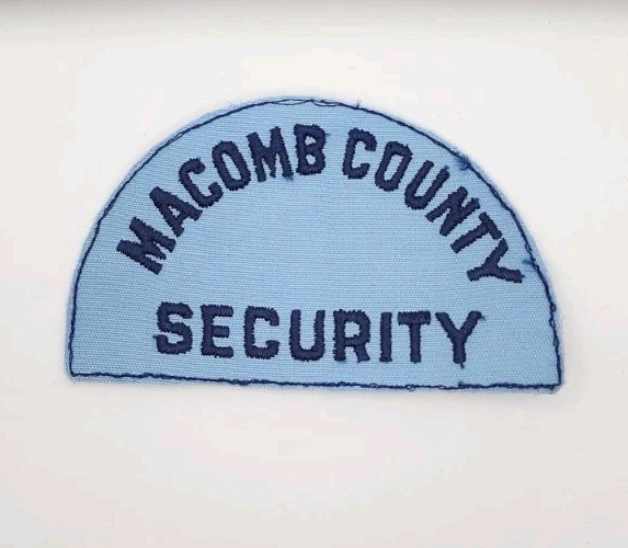 OBSOLETE MACOMB COUNTY SECURITY CHEESECLOTH SHOULDER PATCH MICHIGAN
