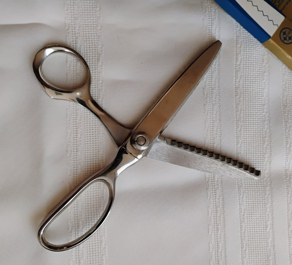 Vintage Wiss Pinking Shears Scissors Model CC7 Original Packaging USA Made Zig