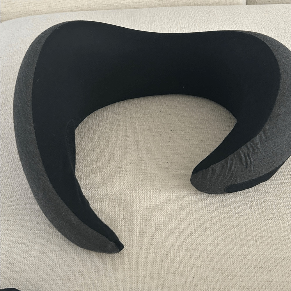 OSTRICHPILLOW Go Neck Pillow, Grey/Black, NWT open box. Display item