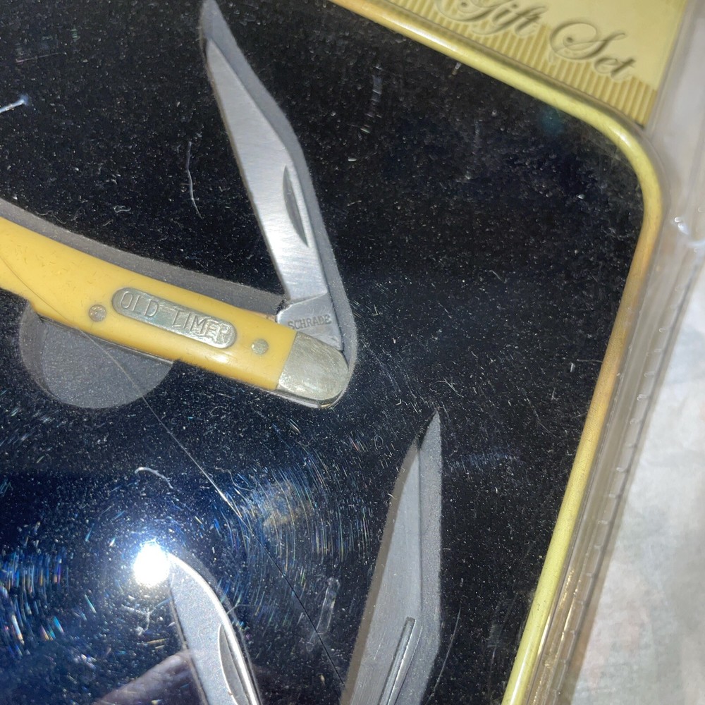 Old Timer Hunting Pack 2 Knives Model SCPROM-15-1CP Missing Large Knife.