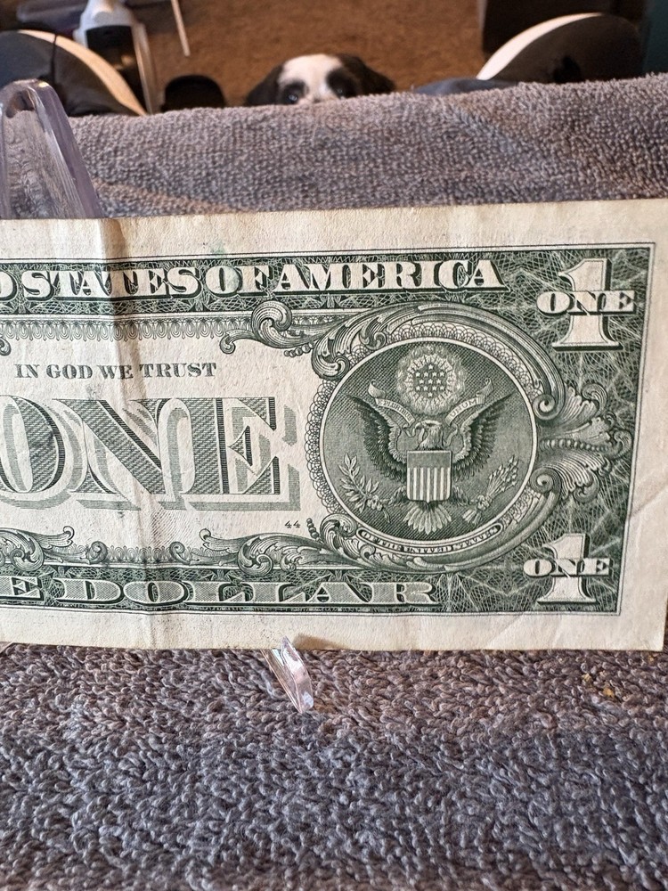 Mid Alignment Edges Dollar Bill