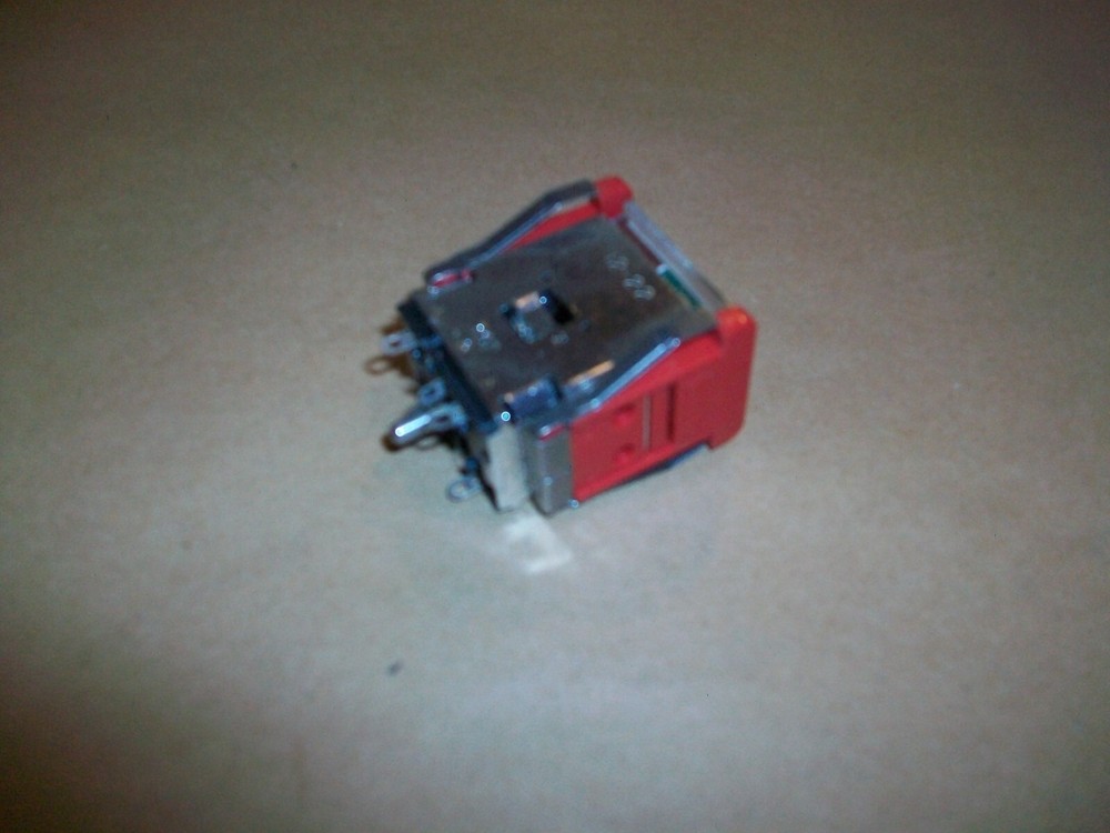 Master Specialites Indicator Lamp 12-22 NEW