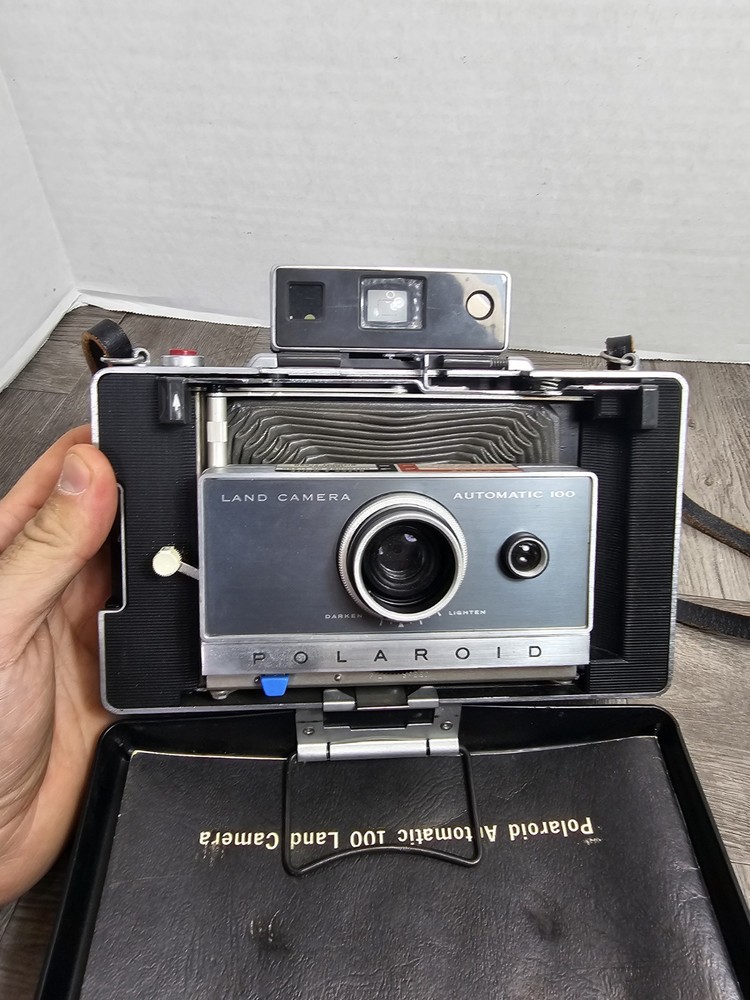 Polaroid Automatic 100 Land Camera w/ Hard Case