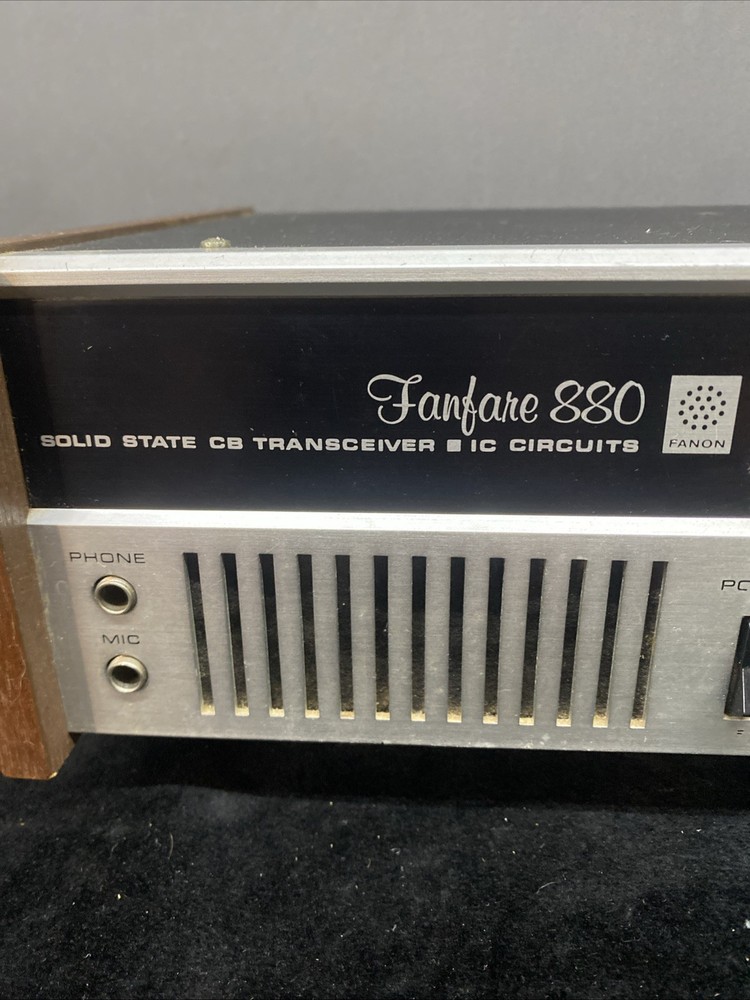 FANON FANFARE 880 Solid State Transceiver Powers On Untested Sold As Is