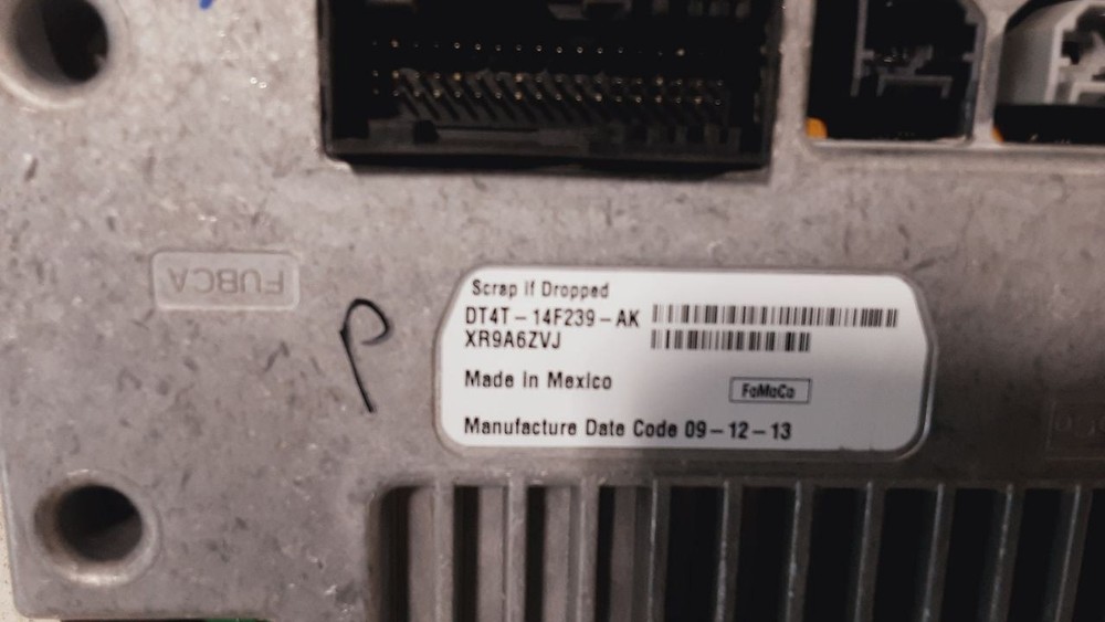 2012-2014 Ford Edge Front Center Dash Mounted 8" Touch Screen