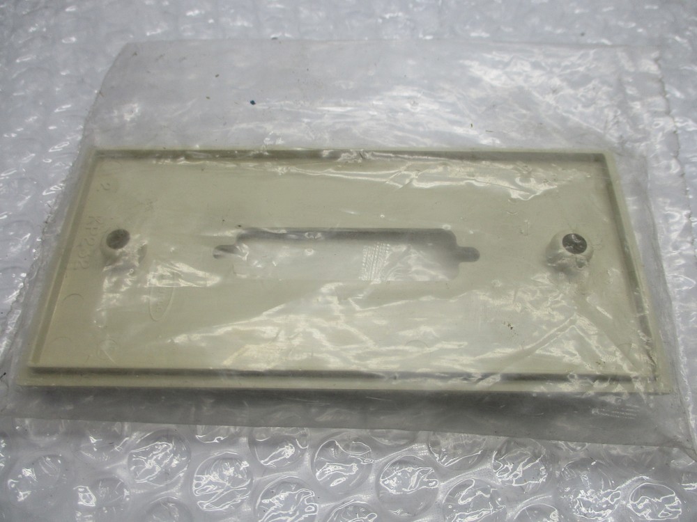 HUBBELL KP232 FACE PLATE NSNP