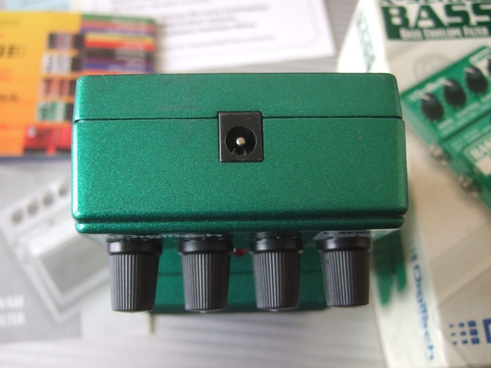 Complete with accessories DigiTech BASS SYNTH WAH DigiTech