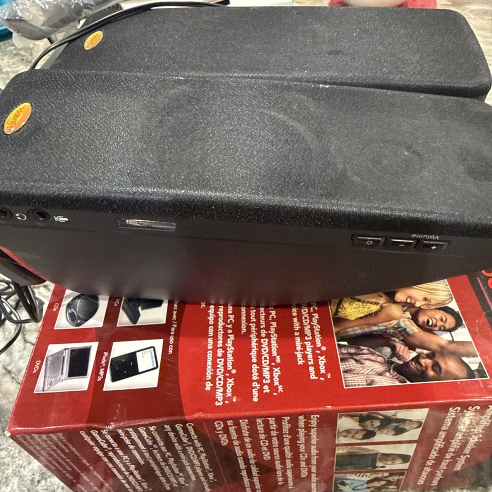 Rocketfish RF-2990 2.0 Powered Audio System 36 Watt Mic Pass Through -USED