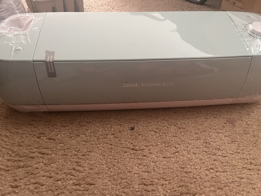 Cricut Explore Air 2 Electronic Die Cutting Machine Bundle