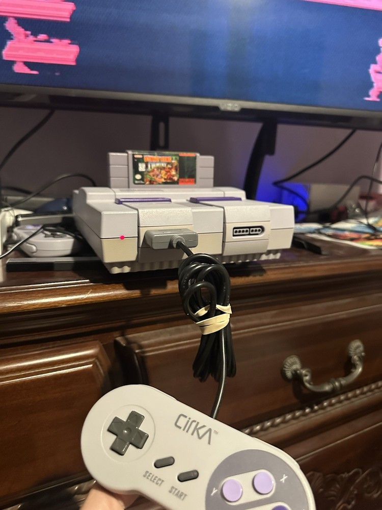 Super Nintendo SNES System Console With 2 Controllers, AC & A/V Cords 2 games