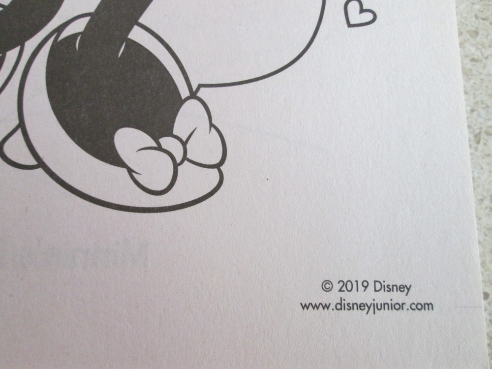 Disney's Minnie Mouse Gigantic Activity Book