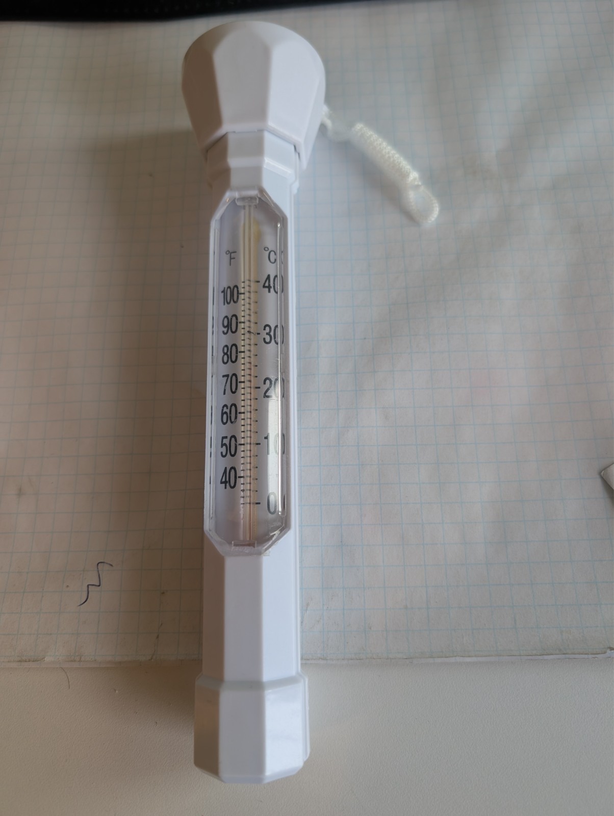 Floating Buoy Pool Thermometer with Jumbo Easy to Read Temperature Display Cord