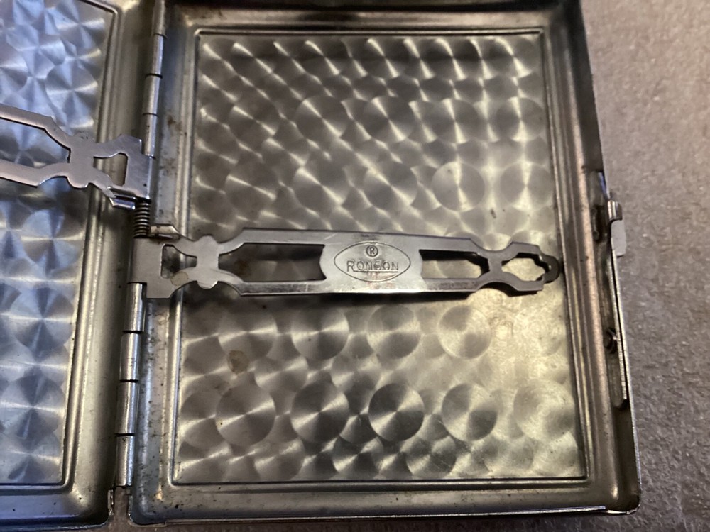 RONSON CIGARETTE CASE WITH LIGHTER