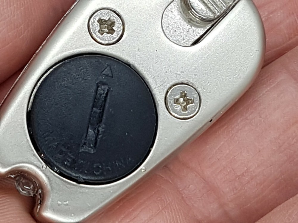 Samsonite Laser Pointer with tracking number