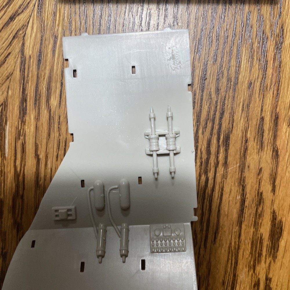 Space Pod - Lost In Space - Moebius Assembly Started Plastic Kit#901