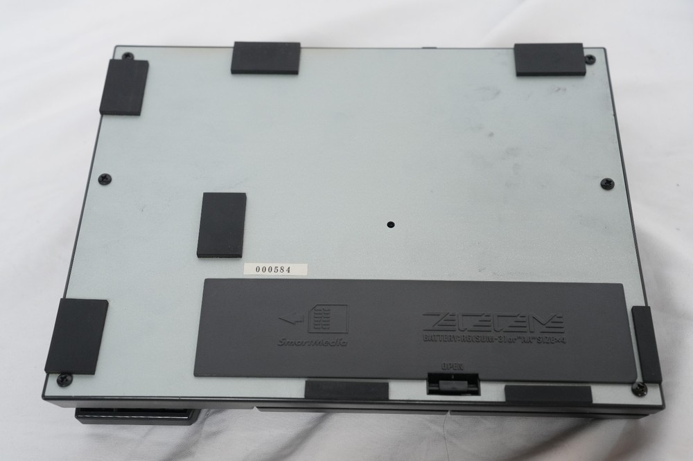 ZOOM 708II BASS EFFECTS PROCESSOR/MULTI-EFFECTOR