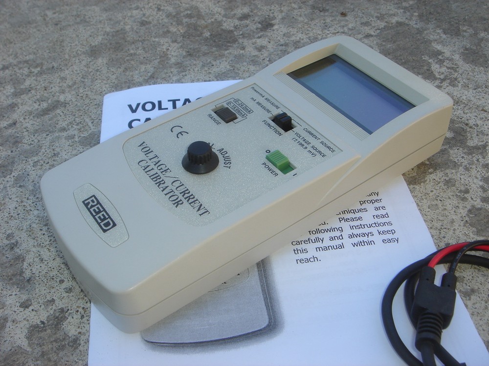 Reed CC-421 Dual Range Voltage and Current Calibrator